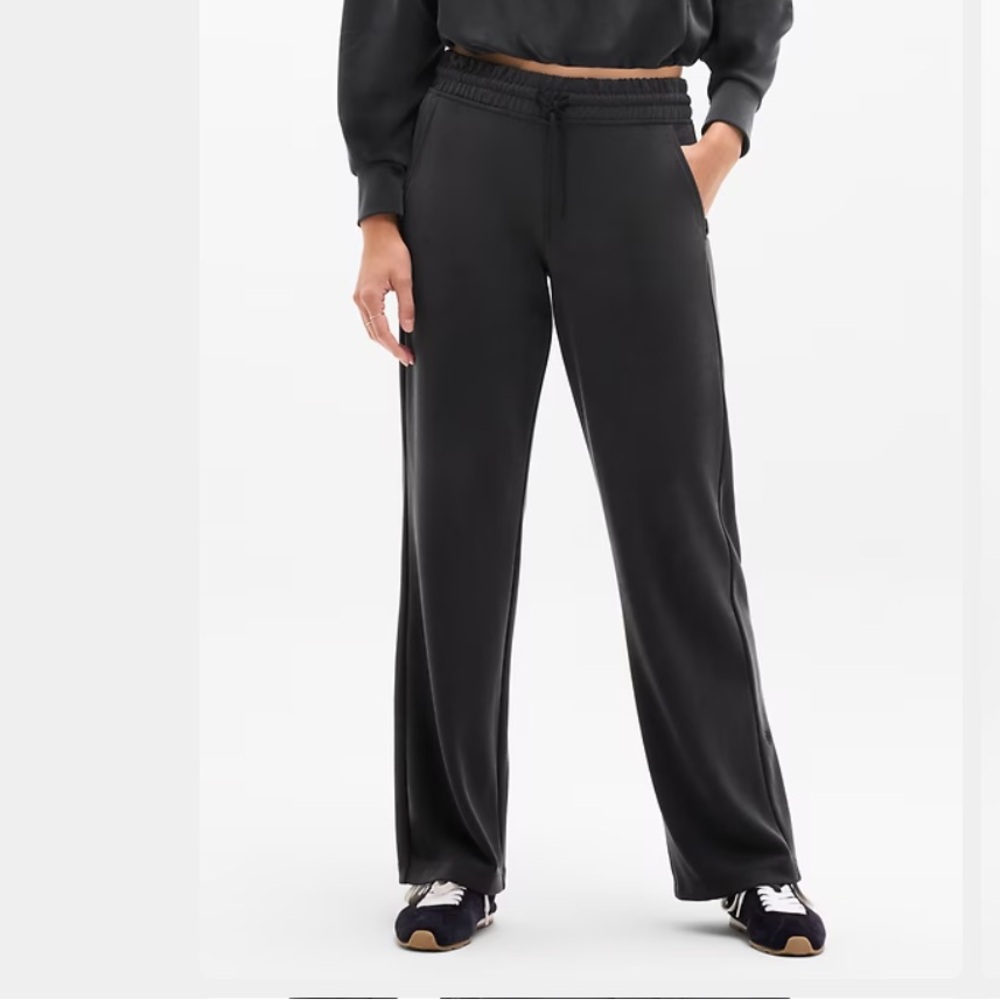 NEW Athleta Seasoft Straight Pants - Size S